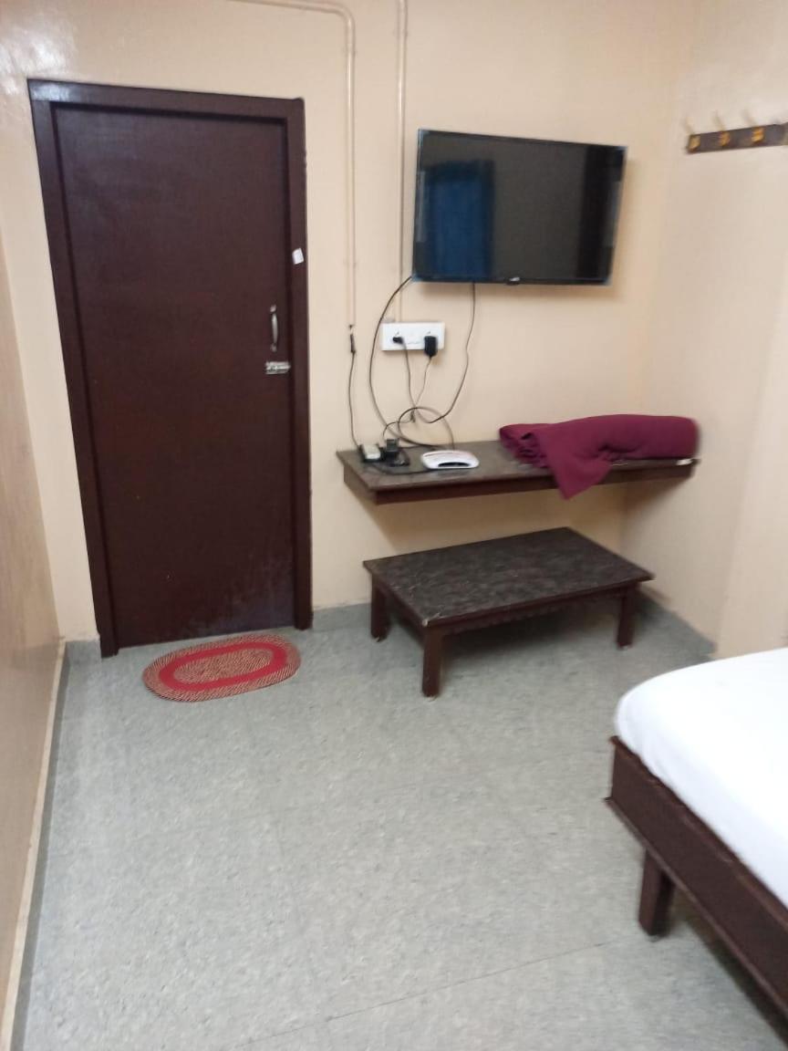 Sri Ambika Lodge Rajapalaiyam Exterior photo